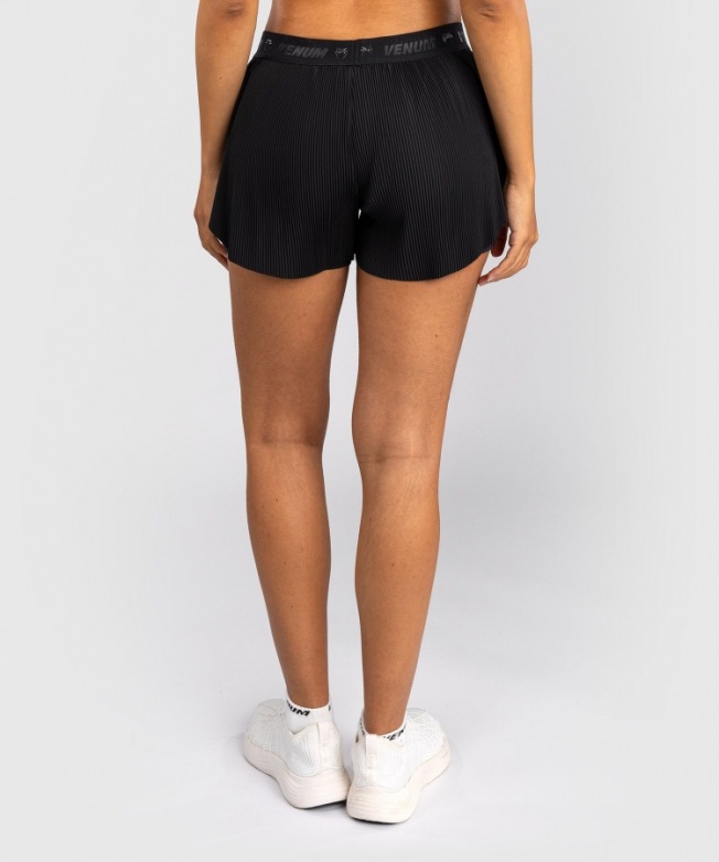 Женские тренировочные шорты Venum Flowfit - Black | Фото 1