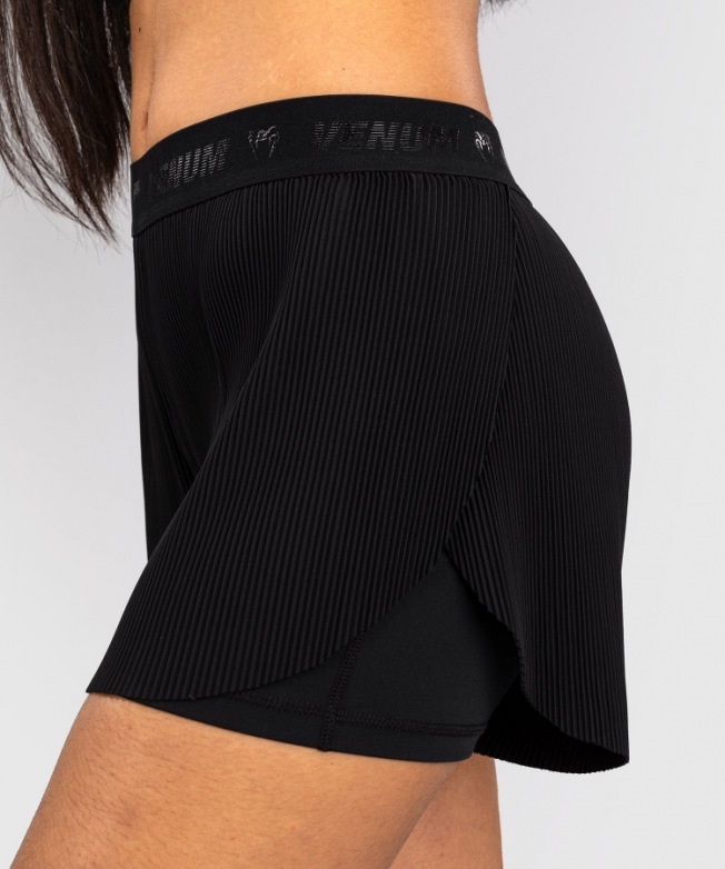 Женские тренировочные шорты Venum Flowfit - Black | Фото 2