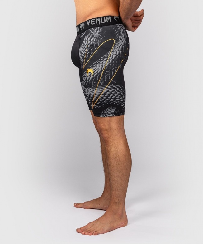 Компрессионные шорты Venum Matupa - Black/Grey/Gold | Фото 1