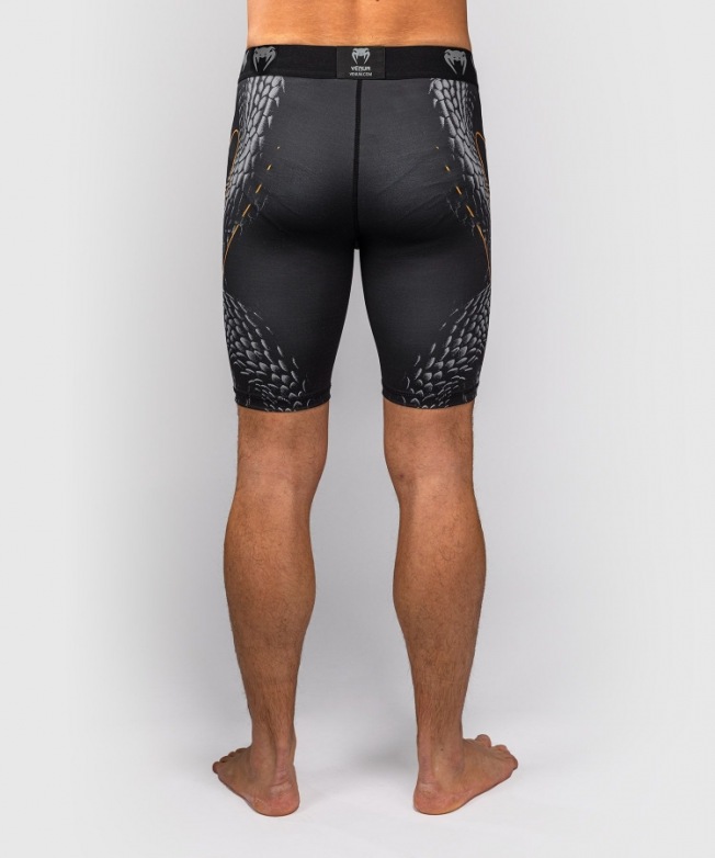 Компрессионные шорты Venum Matupa - Black/Grey/Gold | Фото 3