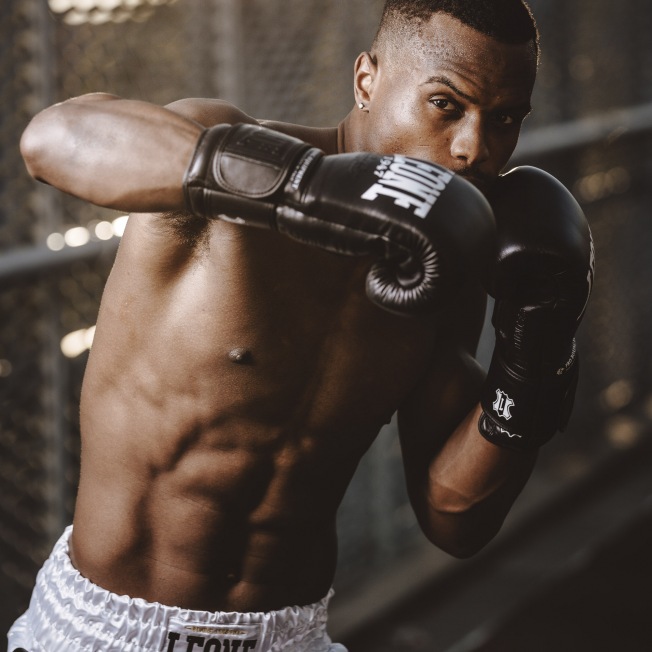 Боксерские перчатки Leone The Greatest GN111 - Black | Фото 9