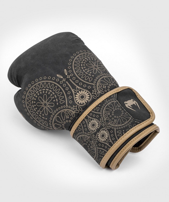 Боксерские перчатки Venum Santa Muerte Dark Side - Black/Brown | Фото 5