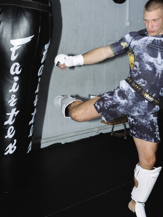 Шорты ММА Manto Disobey - Black | Фото 1