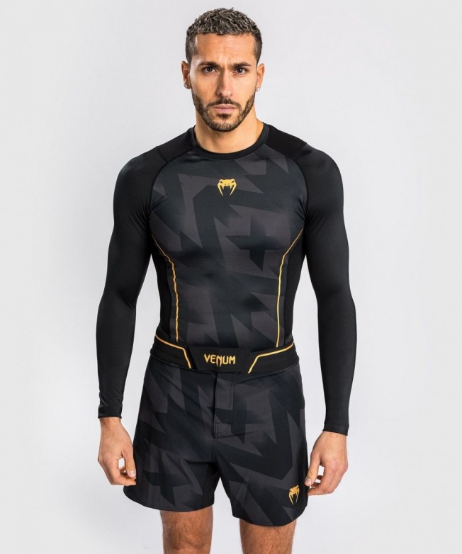 Рашгард Venum Razor LS - Black/Gold | Фото 2