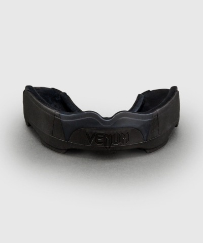 Капа боксерская Venum Predator - Black/Black/Red