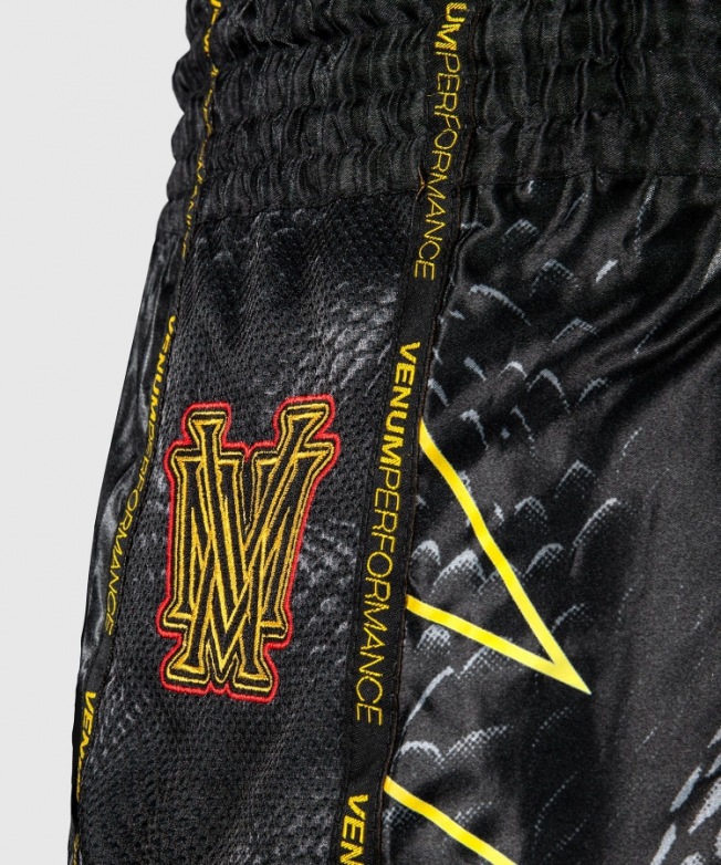 Тайские шорты Venum Matupa - Black/Grey/Gold | Фото 4