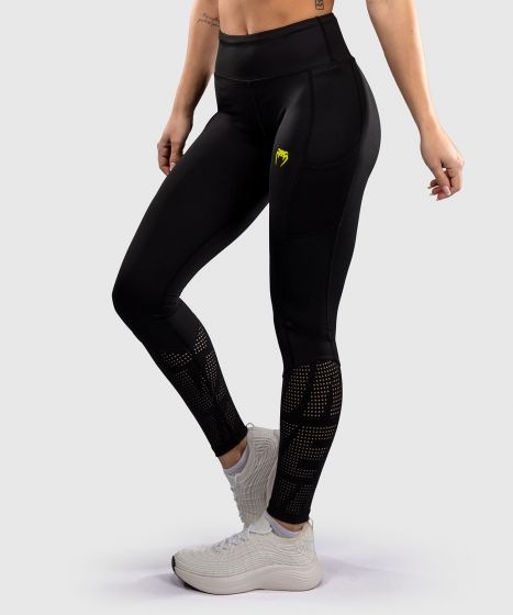 Женские компрессионные штаны Venum Lazer - Black/Yellow | Фото 1