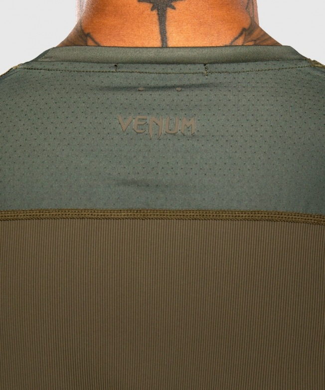 Тренировочная футболка Venum Stealth - Khaki/Dark Green | Фото 5