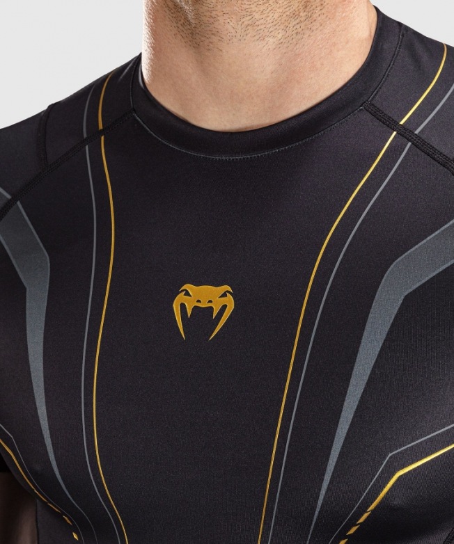 Рашгард Venum Streamline SS - Black/Gold | Фото 4