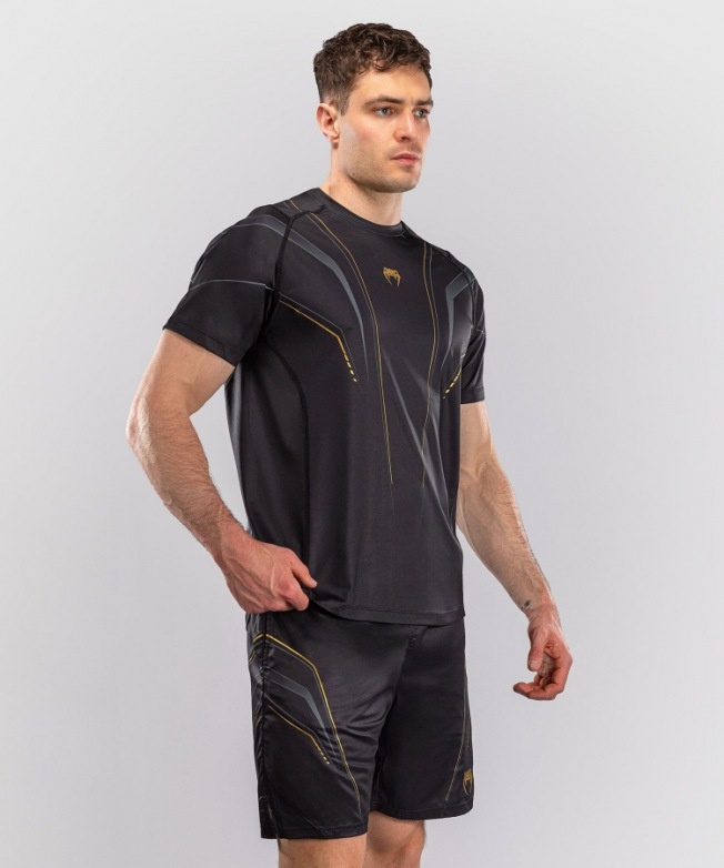 Тренировочная футболка Venum Streamline - Black/Gold | Фото 1