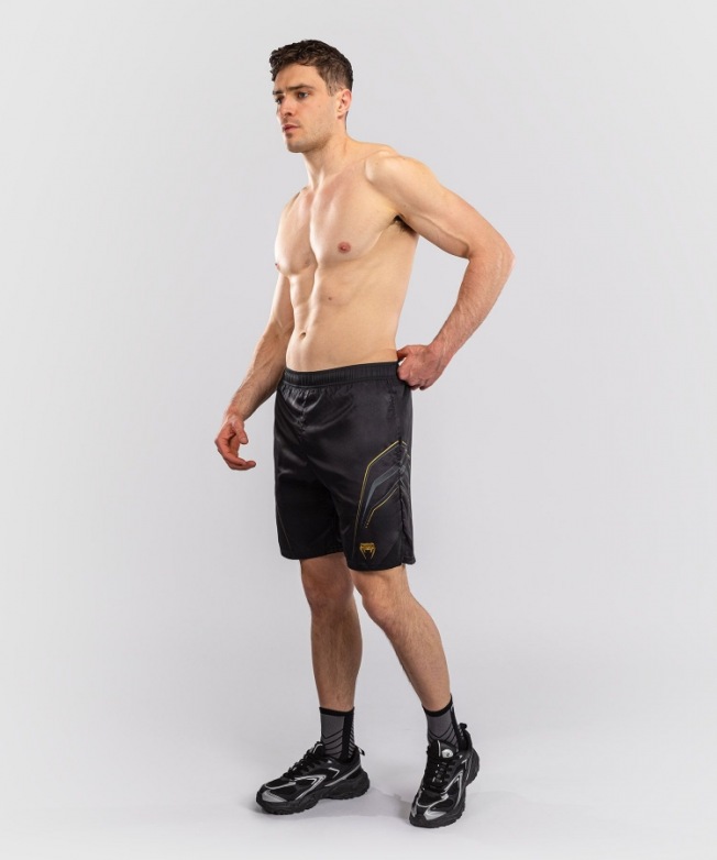Тренировочные шорты Venum Streamline - Black/Gold | Фото 3