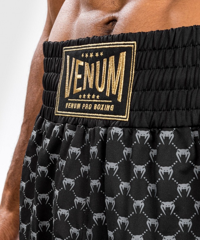 Боксерские шорты Venum Monogram - Black | Фото 7