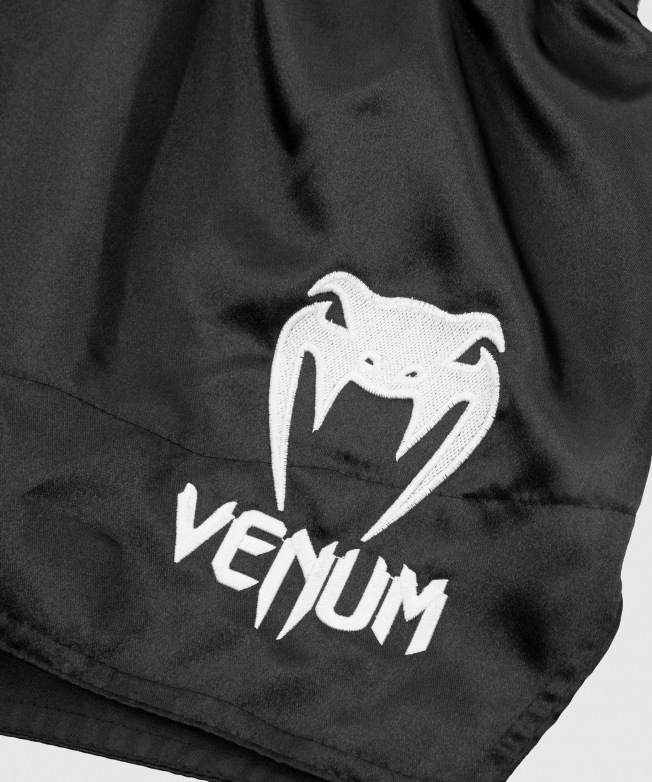 Тайские шорты Venum Classic - Black/White | Фото 3