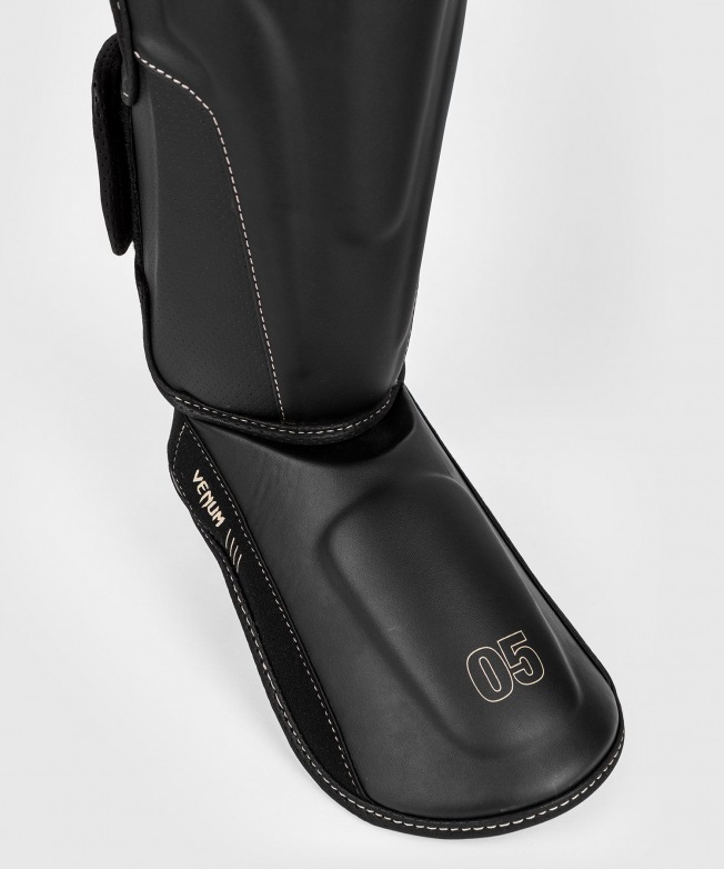 Шингарды Venum Impact Evo - Black | Фото 7