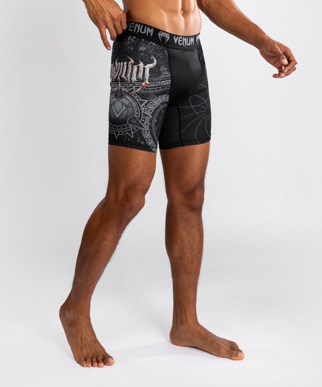 Компрессионные шорты Venum Gladiator 5.0 - Black/Silver | Фото 3