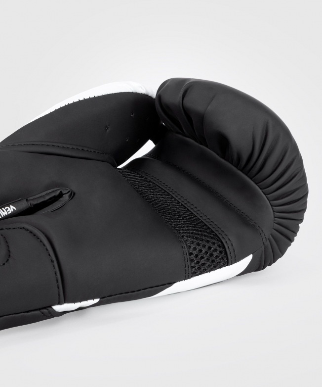 Перчатки боксерские Venum Challenger 4.0 - Black/White | Фото 6