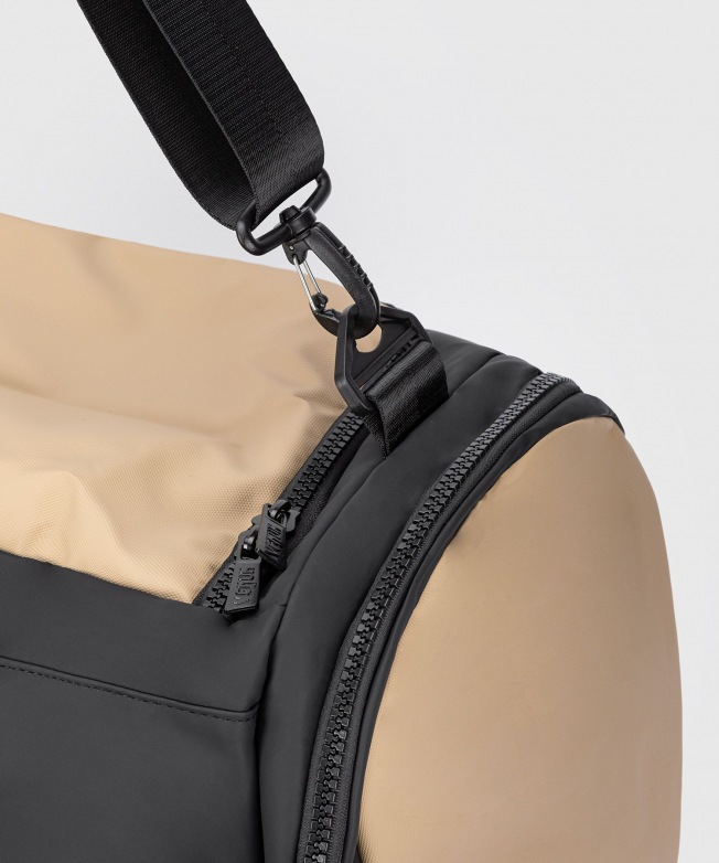 Сумка спортивная Venum Evo 2 Trainer Lite -Black/Sand | Фото 4