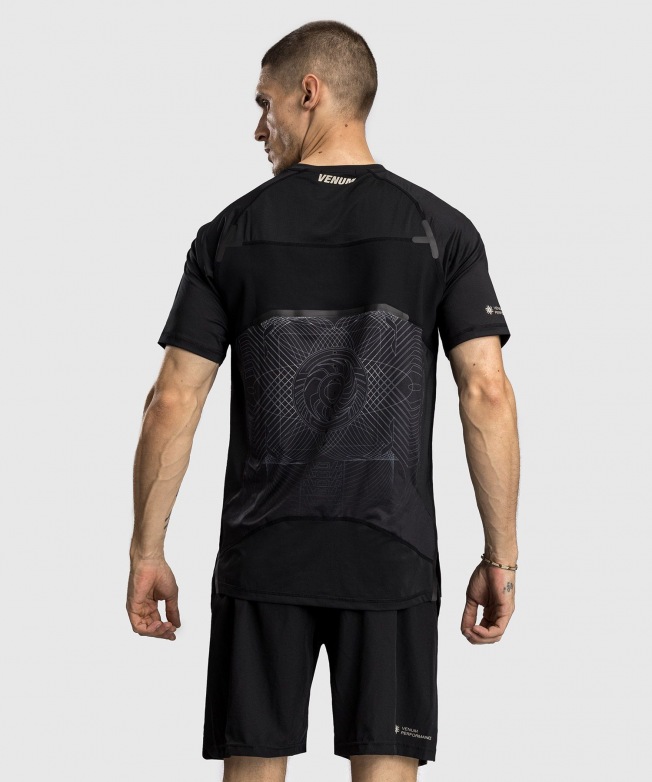 Футболка тренировочная Venum G-Fit Air-Deep Black/Desert Sand | Фото 2