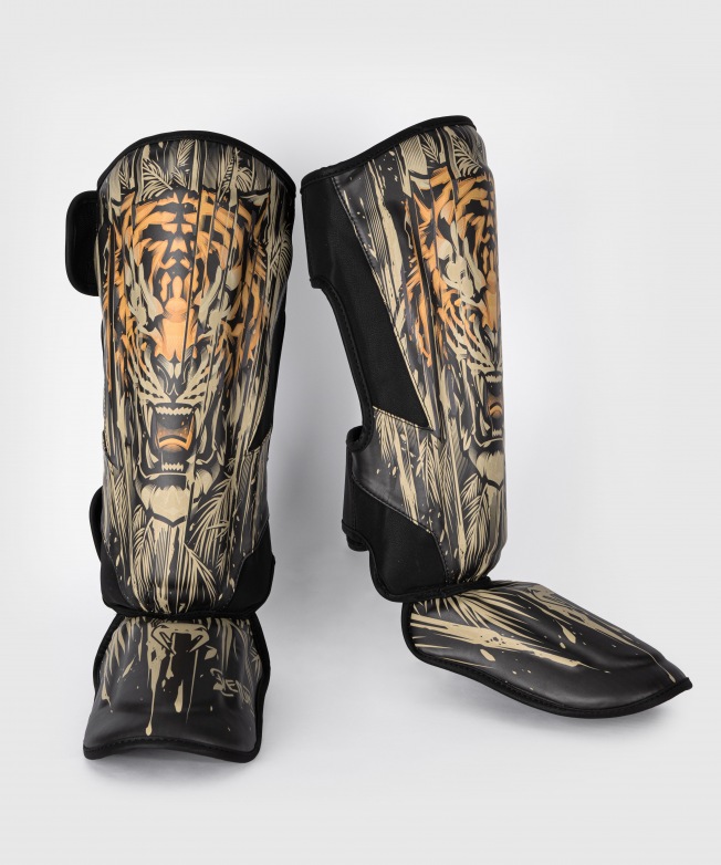 Щитки на ноги, шингарды Venum Tiger - Black/Neon Orange