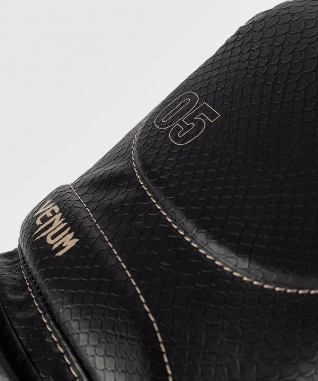 Перчатки боксерские Venum Impact Evo Scales - Black | Фото 4