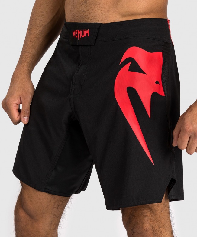 Шорты ММА Venum Light 5.0 - Black/Red | Фото 3