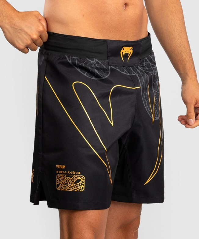 Шорты для единоборств Venum Serpenti - Black/Silver/Gold | Фото 6