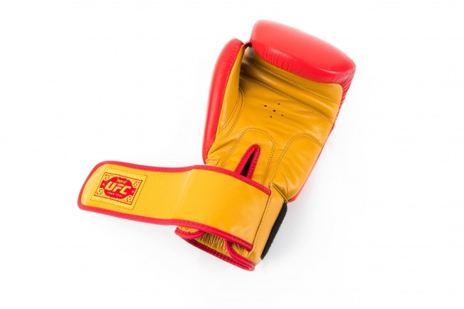 Боксерские перчатки UFC Premium True Thai - Red | Фото 10