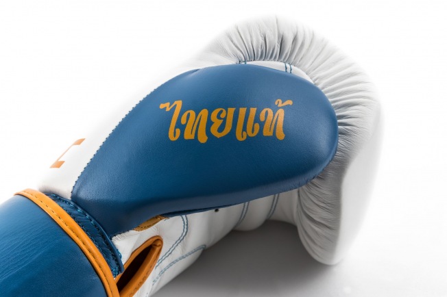 Боксерские перчатки UFC Premium True Thai - White/Blue | Фото 11