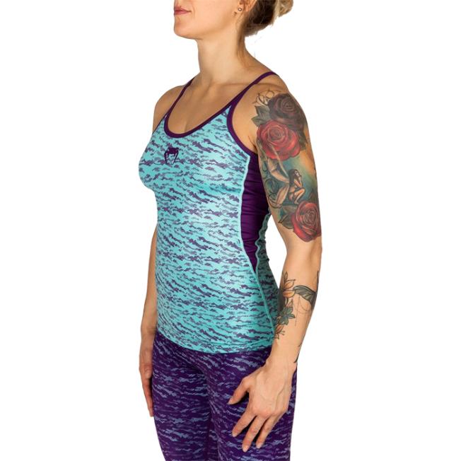 Женская тренировочная майка Venum Camoline - Light Latigo Bay | Фото 1