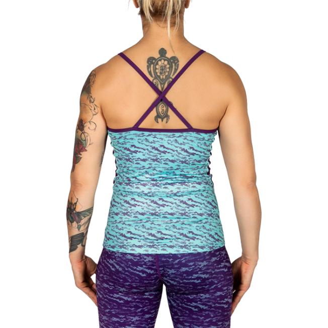 Женская тренировочная майка Venum Camoline - Light Latigo Bay | Фото 2