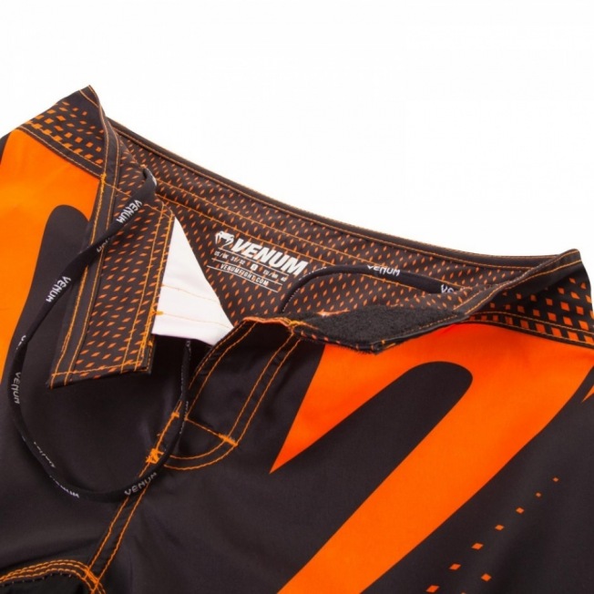 Шорты Venum Hurricane - Black/Neo Orange | Фото 3