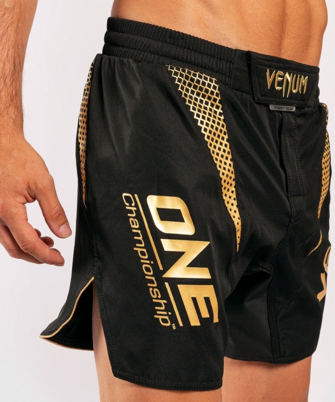 Шорты ММА Venum x ONE FC - Black/Gold | Фото 5