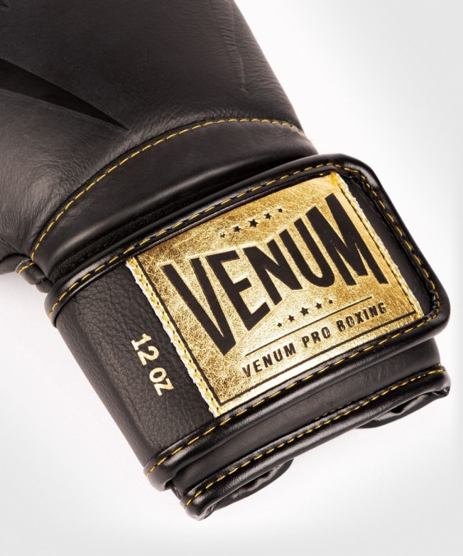 Боксерские перчатки Venum Giant 2.0 Velcro - Black/Black-Gold | Фото 2