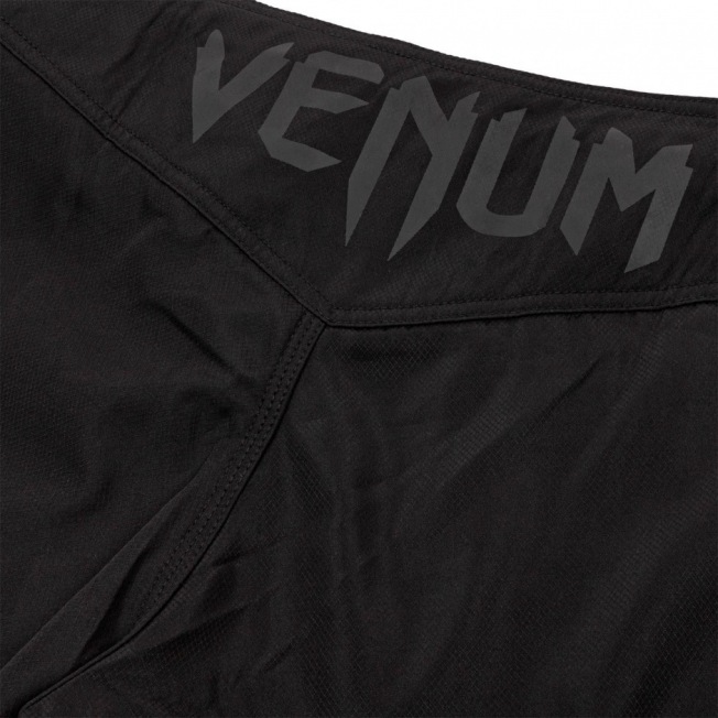 Шорты ММА Venum Light 3.0 - Black/Black | Фото 6