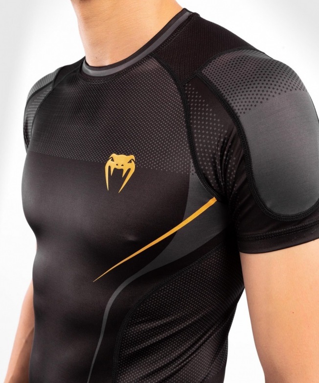 Рашгард Venum Athletics SS - Black/Gold | Фото 4