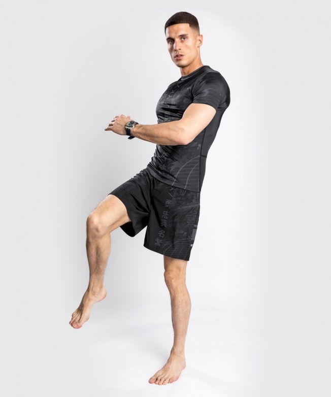 Рашгард Venum YKZ21 SS - Black/Black | Фото 2