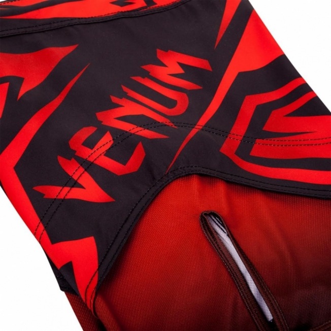 Шорты ММА Venum Shadow Hunter - Black/Red | Фото 9