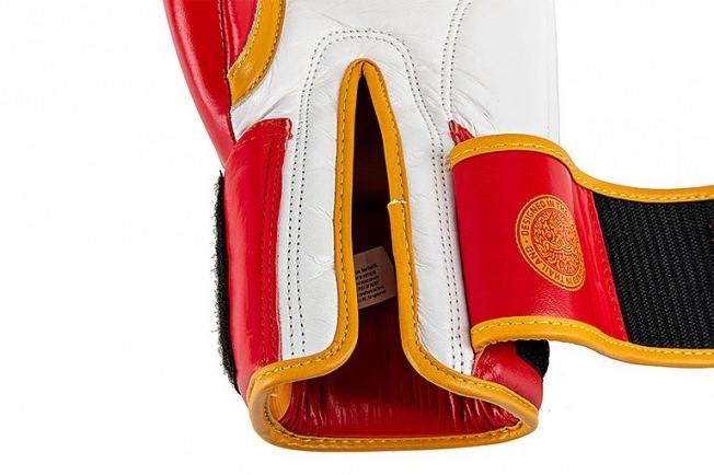 Боксерские перчатки UFC Premium True Thai - White/Red | Фото 12