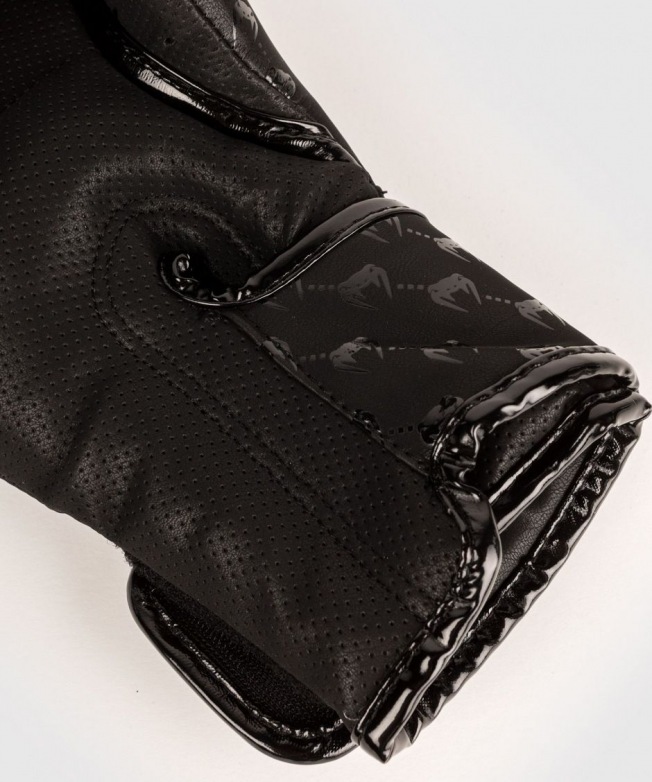 Боксерские перчатки Venum Impact Monogram - Black/Pink Gold | Фото 4