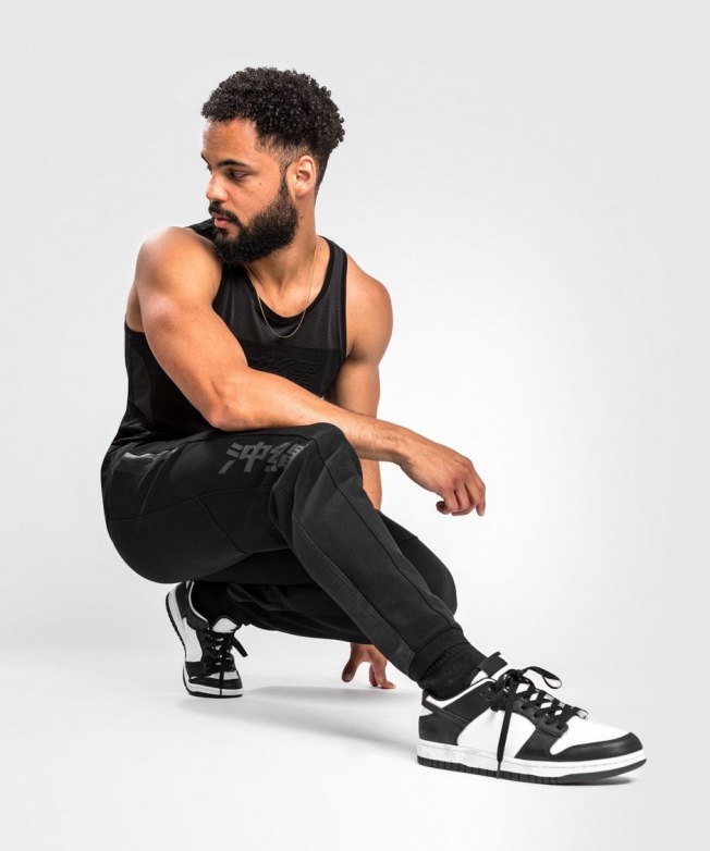 Спортивные штаны Venum Okinawa 3.0 - Black/Red | Фото 3