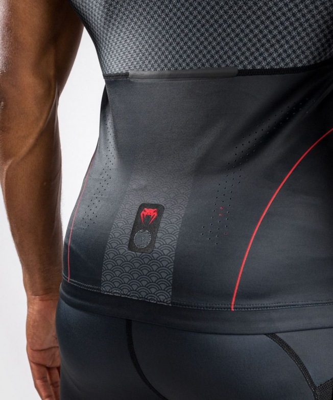 Рашгард Venum Okinawa 3.0 SS - Black/Red | Фото 6