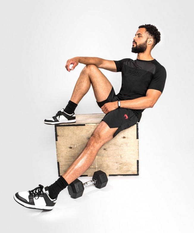 Футболка Venum Okinawa 3.0 - Black/Red | Фото 2