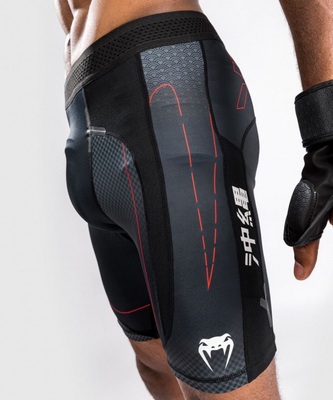 Компрессионные шорты Venum Okinawa 3.0 - Black/Red | Фото 4