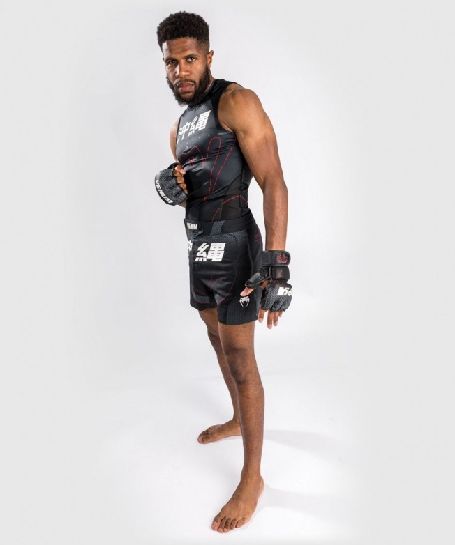 Шорты ММА Venum Okinawa 3.0 - Black/Red | Фото 2