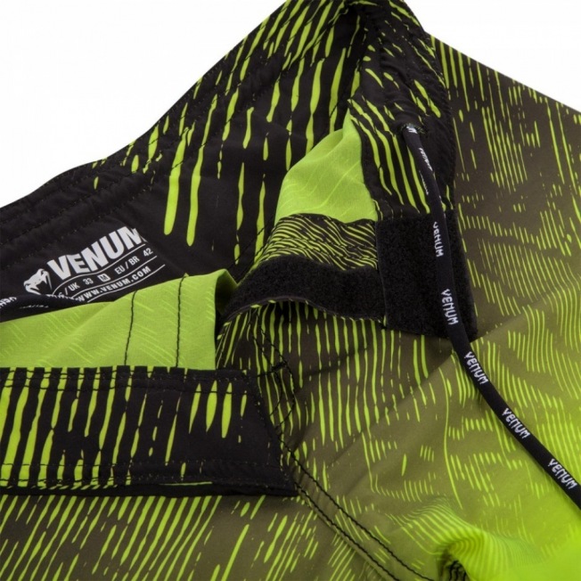 Шорты ММА Venum Fusion - Black/Yellow | Фото 5