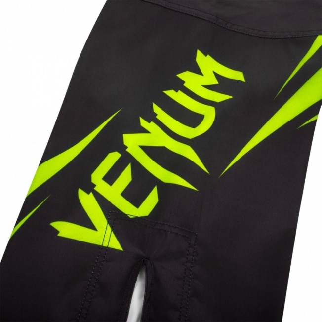 Шорты ММА Venum Challenger - Black/Neo Yellow | Фото 6