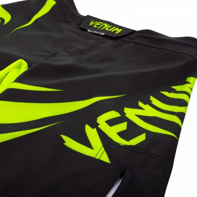 Шорты ММА Venum Challenger - Black/Neo Yellow | Фото 7