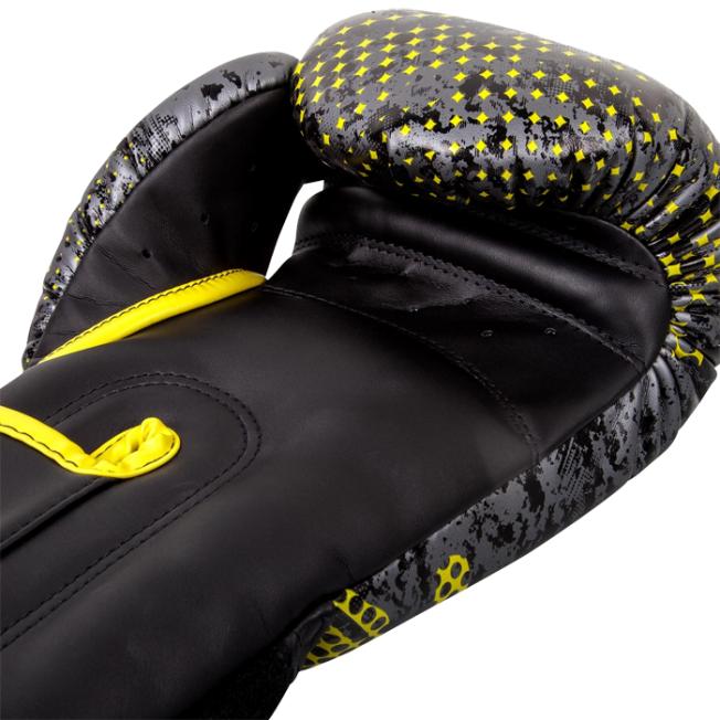 Боксерские Перчатки Venum Tramo Limited Edition - Black/Yellow | Фото 3